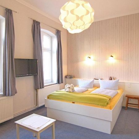 Hotel Kapitaenshaus-Lassen-Zimmer-Amistad Westerland Esterno foto