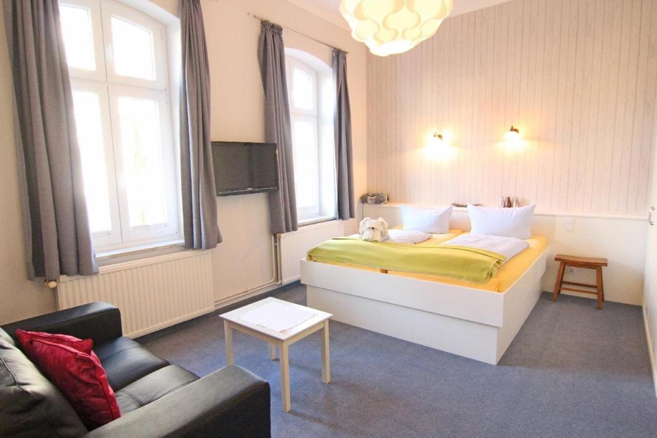 Hotel Kapitaenshaus-Lassen-Zimmer-Amistad Westerland Esterno foto
