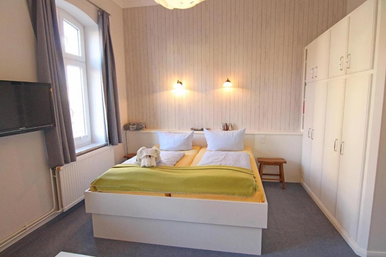Hotel Kapitaenshaus-Lassen-Zimmer-Amistad Westerland Esterno foto