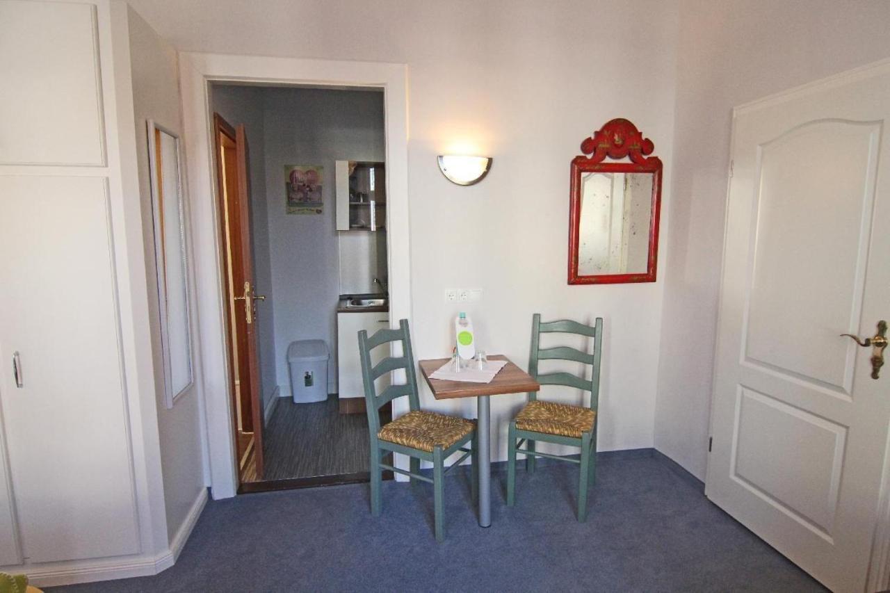 Hotel Kapitaenshaus-Lassen-Zimmer-Amistad Westerland Esterno foto
