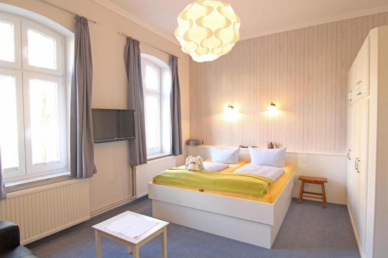 Hotel Kapitaenshaus-Lassen-Zimmer-Amistad Westerland Esterno foto